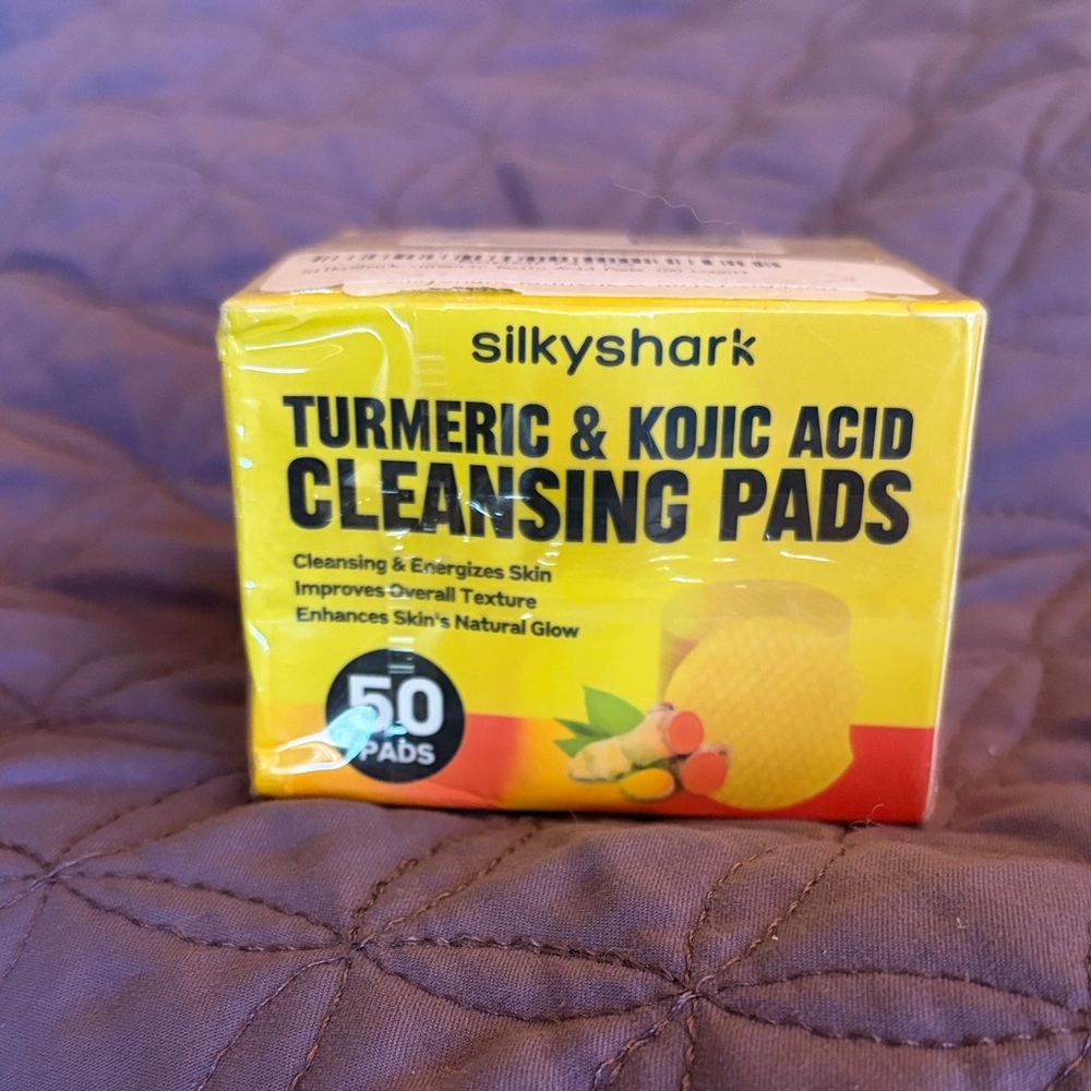 Silkyshark Turmeric & Kojic Acid Cleansing Pads - Yellow